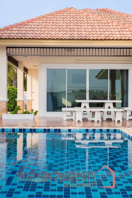 4 Bed Lovely Villa  Good Value  pool villa on end corner plot