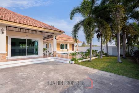 4 Bed Lovely Villa  Good Value  pool villa on end corner plot