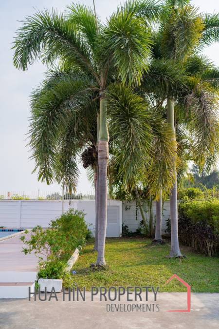 4 Bed Lovely Villa  Good Value  pool villa on end corner plot