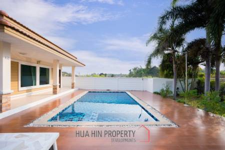 4 Bed Lovely Villa  Good Value  pool villa on end corner plot