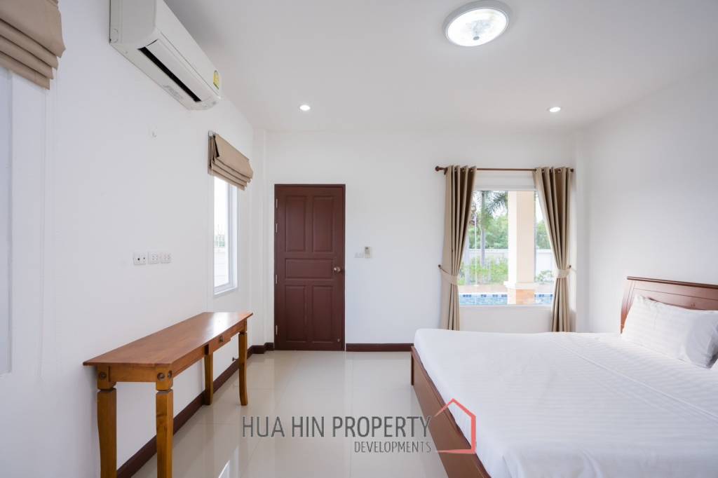 4 Bed Lovely Villa  Good Value  pool villa on end corner plot