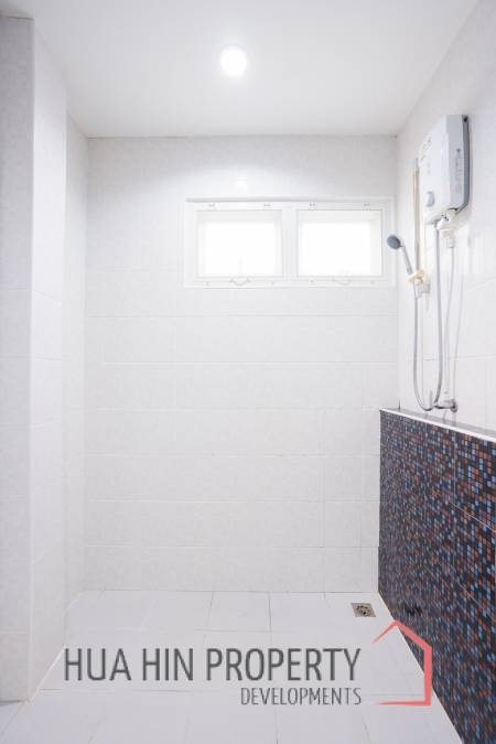 4 Bed Lovely Villa  Good Value  pool villa on end corner plot
