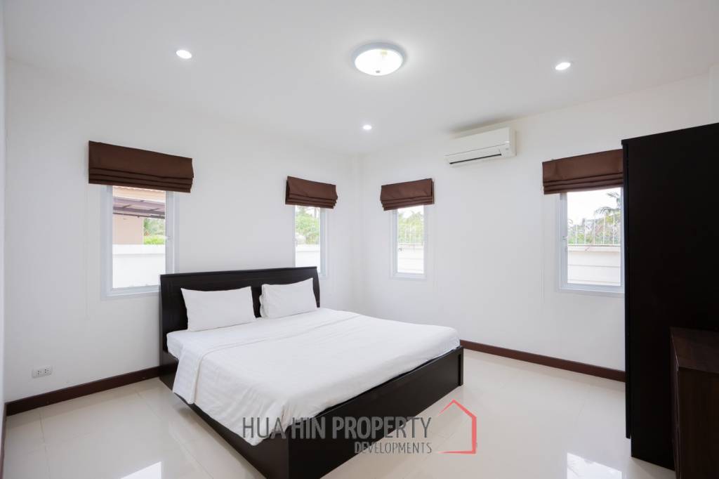 4 Bed Lovely Villa  Good Value  pool villa on end corner plot
