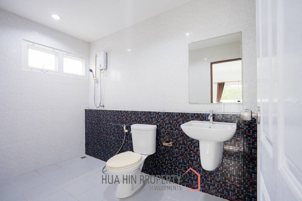 4 Bed Lovely Villa  Good Value  pool villa on end corner plot