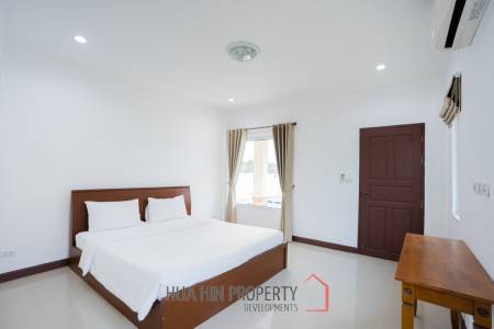 4 Bed Lovely Villa  Good Value  pool villa on end corner plot