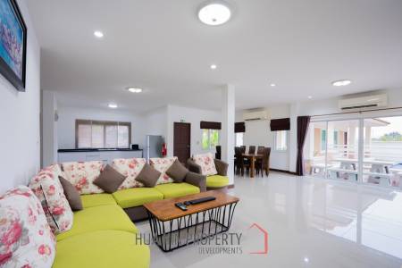 4 Bed Lovely Villa  Good Value  pool villa on end corner plot