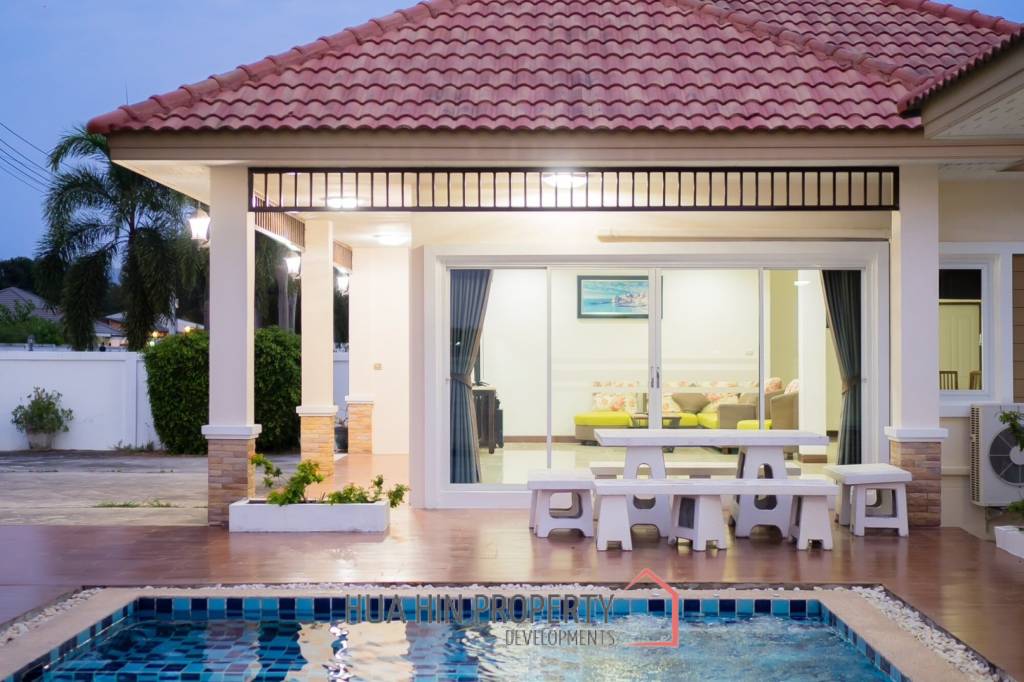 4 Bed Lovely Villa  Good Value  pool villa on end corner plot