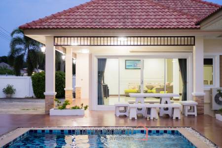 4 Bed Lovely Villa  Good Value  pool villa on end corner plot