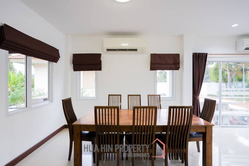 4 Bed Lovely Villa  Good Value  pool villa on end corner plot
