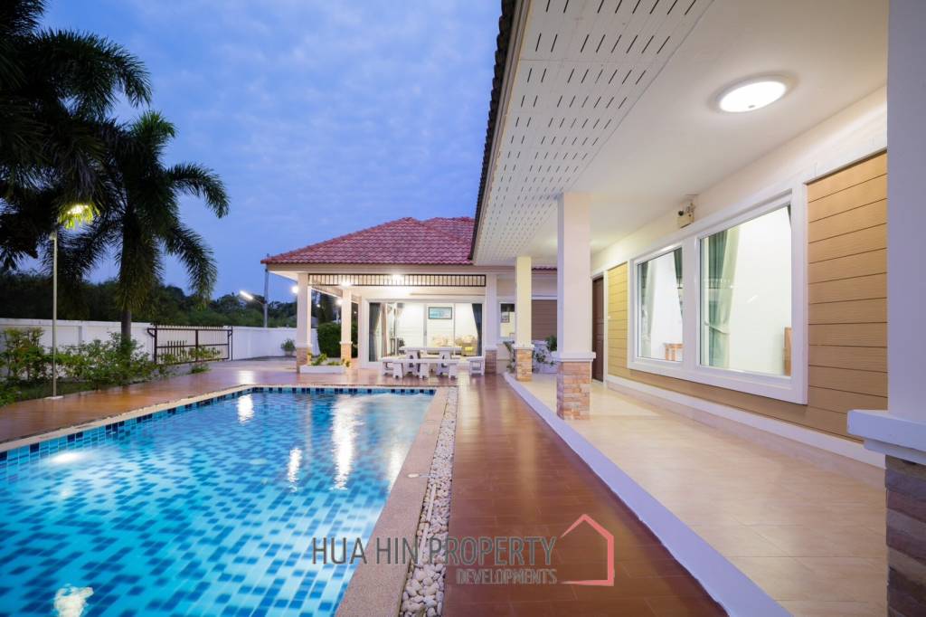 4 Bed Lovely Villa  Good Value  pool villa on end corner plot