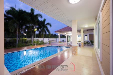 4 Bed Lovely Villa  Good Value  pool villa on end corner plot