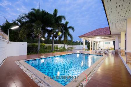 4 Bed Lovely Villa  Good Value  pool villa on end corner plot