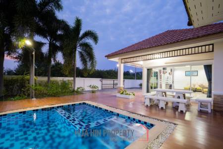 4 Bed Lovely Villa  Good Value  pool villa on end corner plot