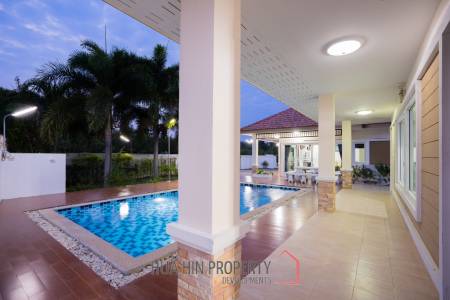4 Bed Lovely Villa  Good Value  pool villa on end corner plot