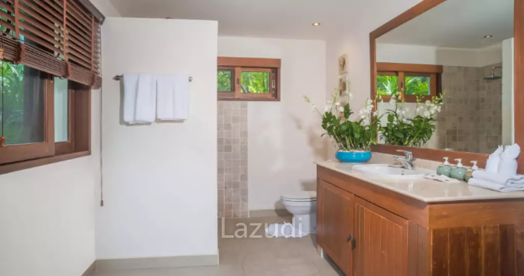 Luxury Beachside 4 Bedroom Villa in Ko Samui