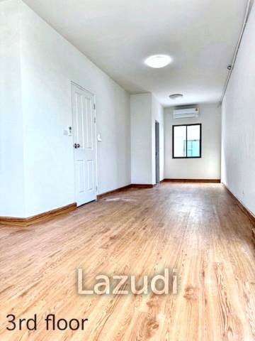 3 beds 5 Bath 225 SQ.M Areeya Mandarina Sukhumvit 77