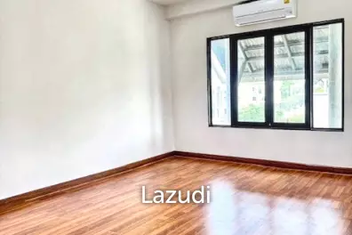 3 beds 5 Bath 225 SQ.M Areeya Mandarina Sukhumvit 77