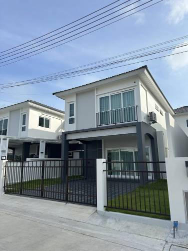 3-Bedroom House For Rent At Supalai Bella Vichit