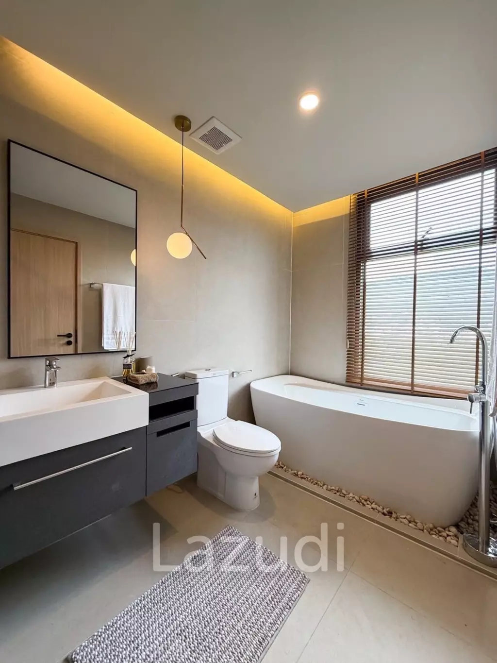 Luxurious 2-Bedroom Condo in The Deck Patong