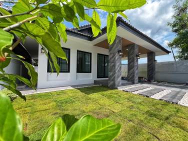 Renovated 3-Bedroom House For Sale In Kathu Renovated 3-Bedroom House For Sale In Kathu