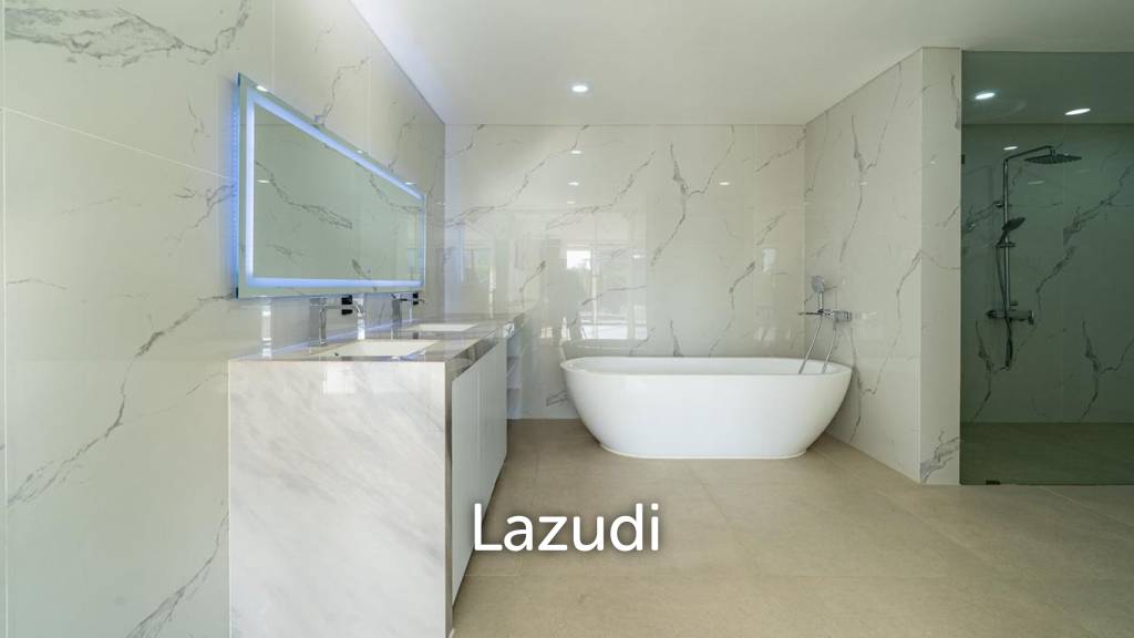 Brand new Modern 3 Bedroom close to the beach in Seminyak