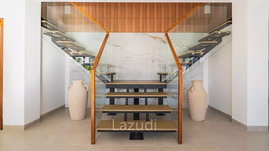 Brand new Modern 3 Bedroom close to the beach in Seminyak