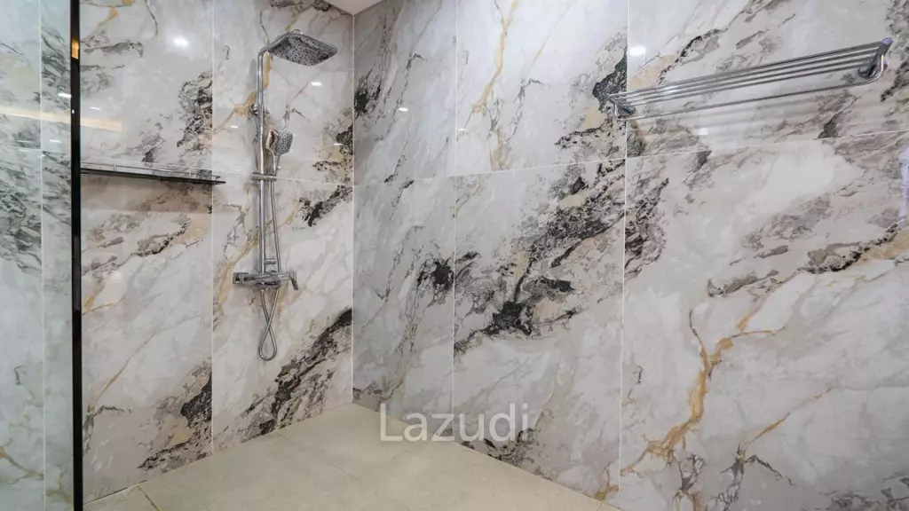 Brand new Modern 3 Bedroom close to the beach in Seminyak
