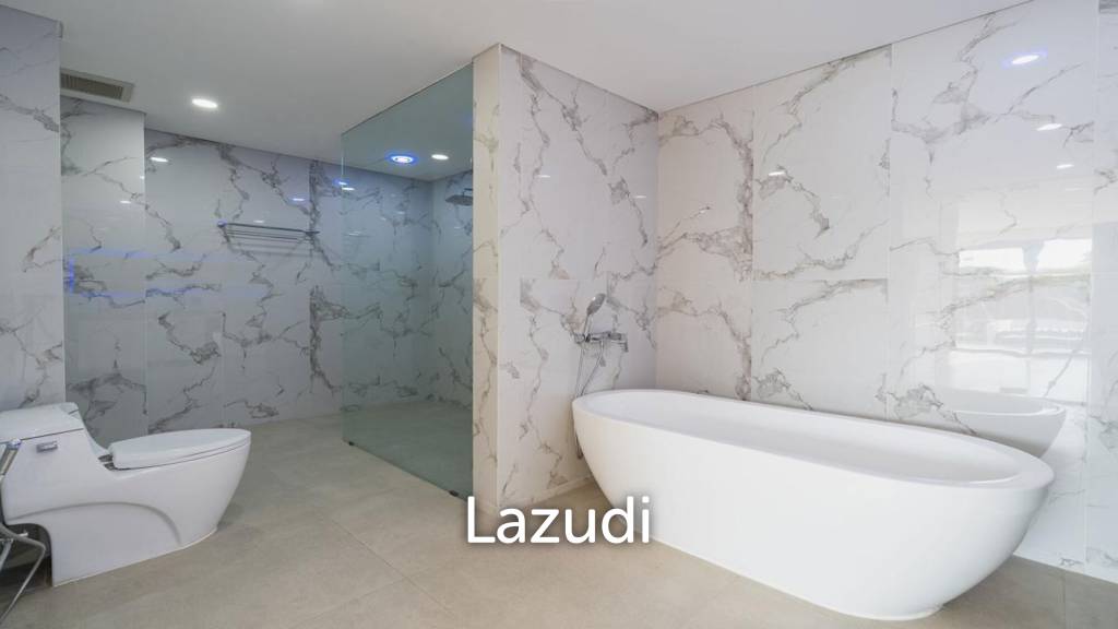 Brand new Modern 3 Bedroom close to the beach in Seminyak