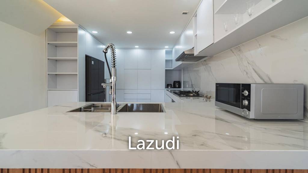 Brand new Modern 3 Bedroom close to the beach in Seminyak