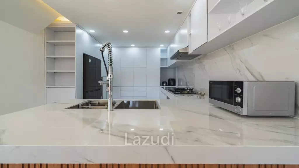 Brand new Modern 3 Bedroom close to the beach in Seminyak