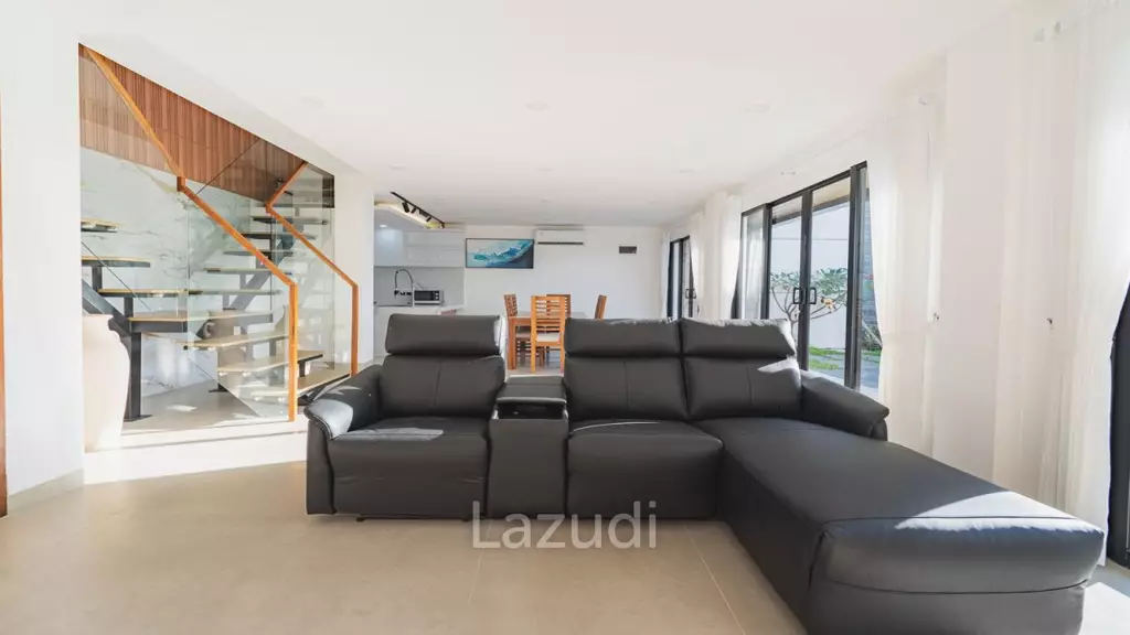 Brand new Modern 3 Bedroom close to the beach in Seminyak
