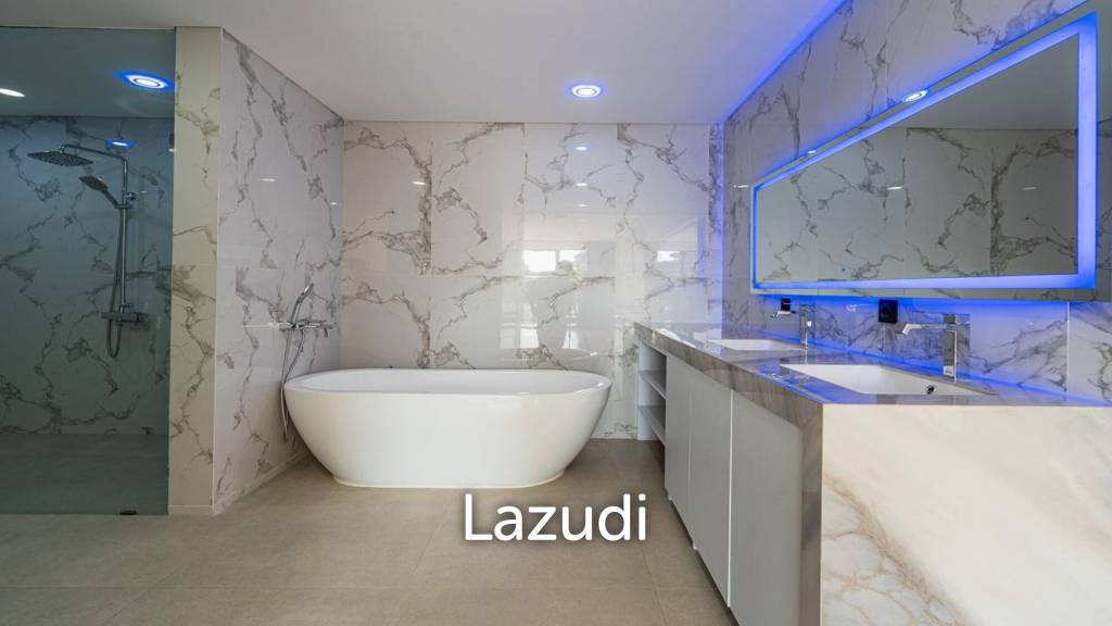 Brand new Modern 3 Bedroom close to the beach in Seminyak