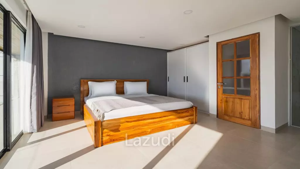 Brand new Modern 3 Bedroom close to the beach in Seminyak