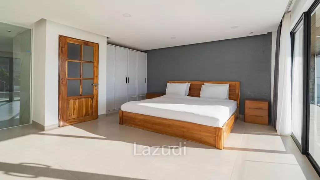 Brand new Modern 3 Bedroom close to the beach in Seminyak