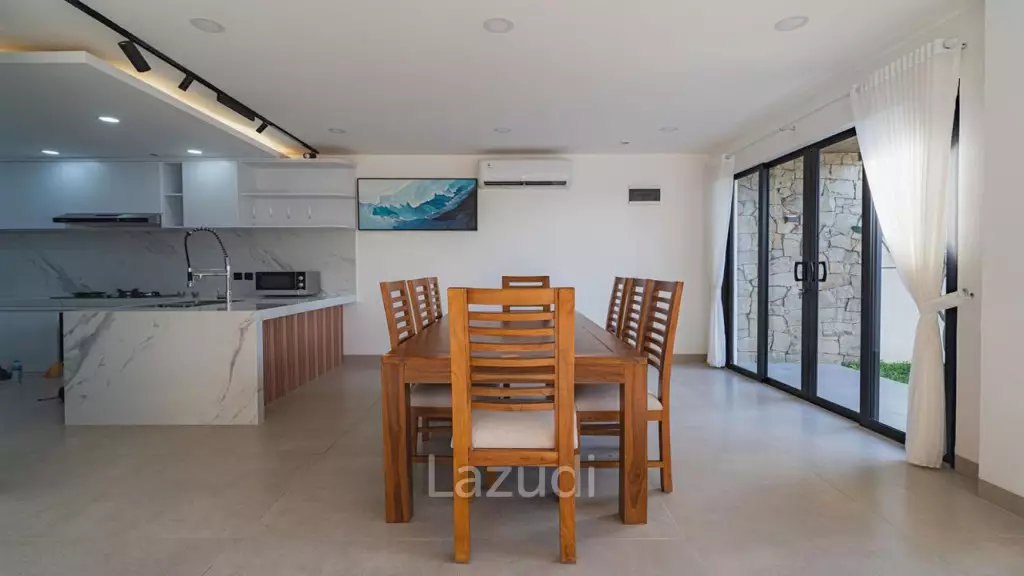 Brand new Modern 3 Bedroom close to the beach in Seminyak