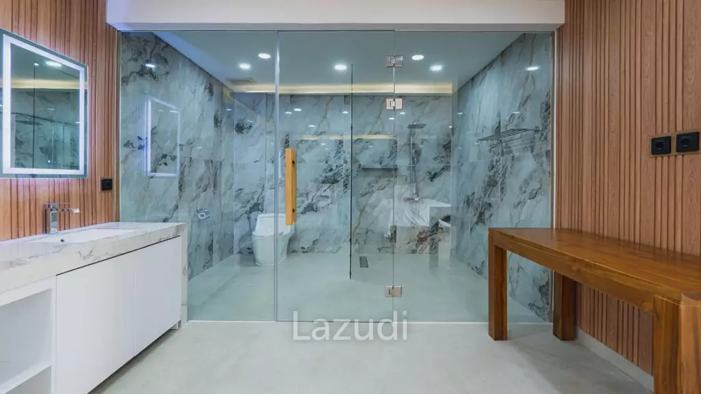 Brand new Modern 3 Bedroom close to the beach in Seminyak
