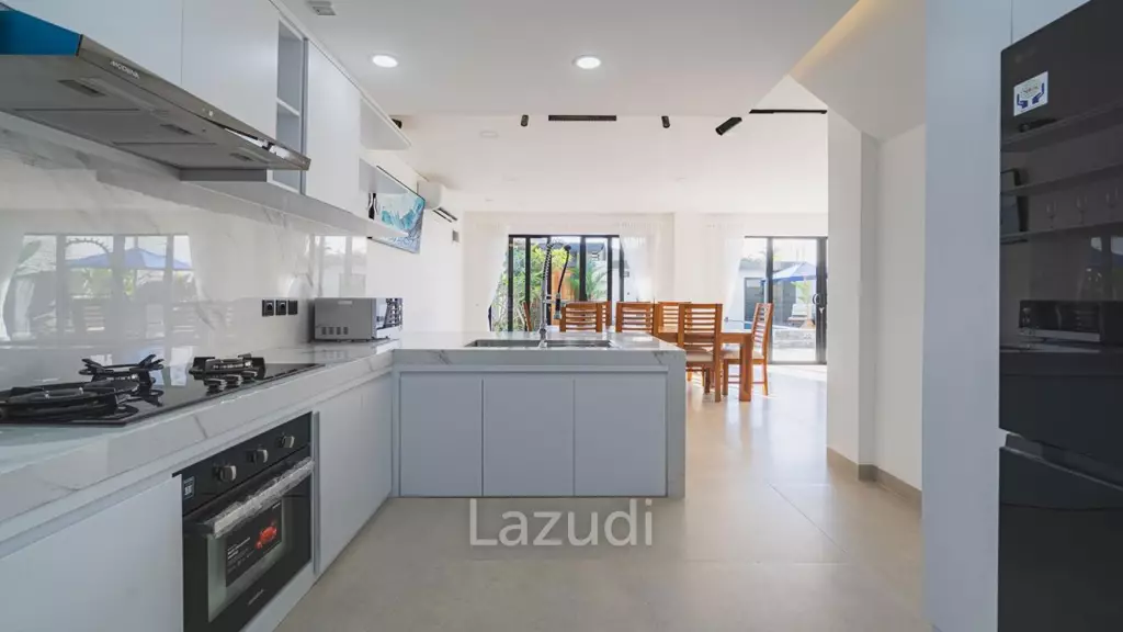 Brand new Modern 3 Bedroom close to the beach in Seminyak