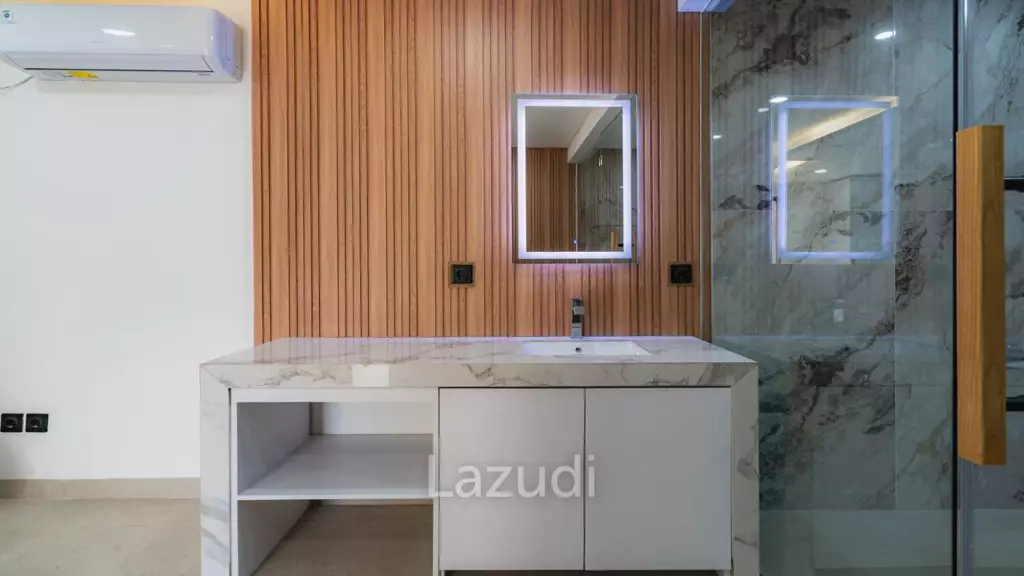 Brand new Modern 3 Bedroom close to the beach in Seminyak