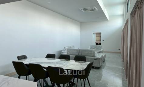 5 Bedrooms 7 Bathrooms 362 SQ.M. Villa In Mabprachan