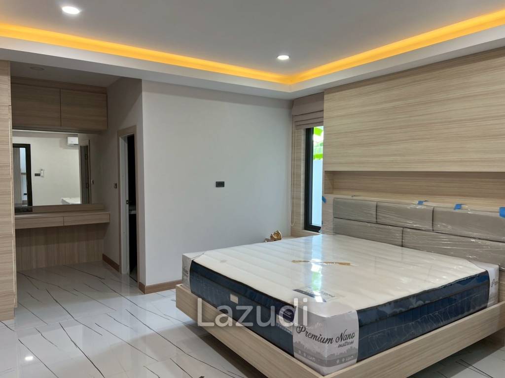 5 Bedrooms 7 Bathrooms 362 SQ.M. Villa In Mabprachan