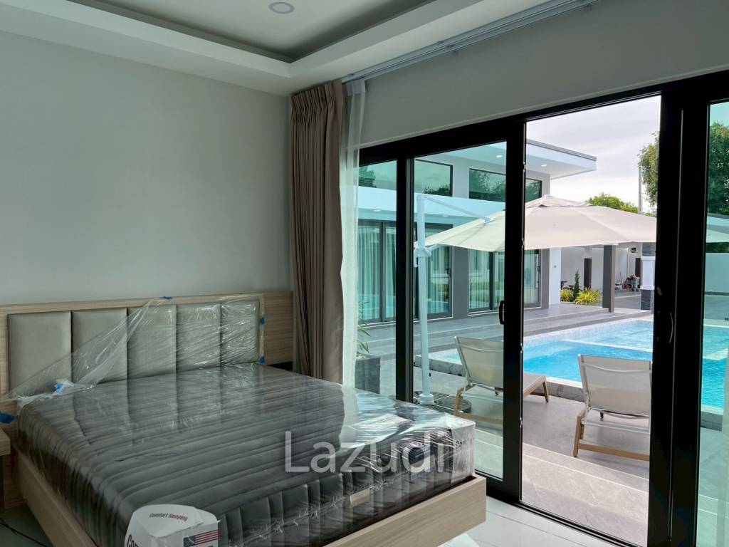 5 Bedrooms 7 Bathrooms 362 SQ.M. Villa In Mabprachan