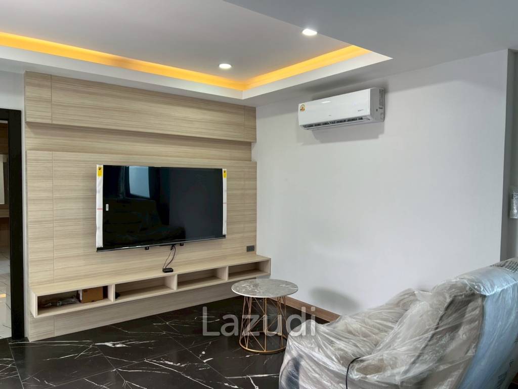 5 Bedrooms 7 Bathrooms 362 SQ.M. Villa In Mabprachan