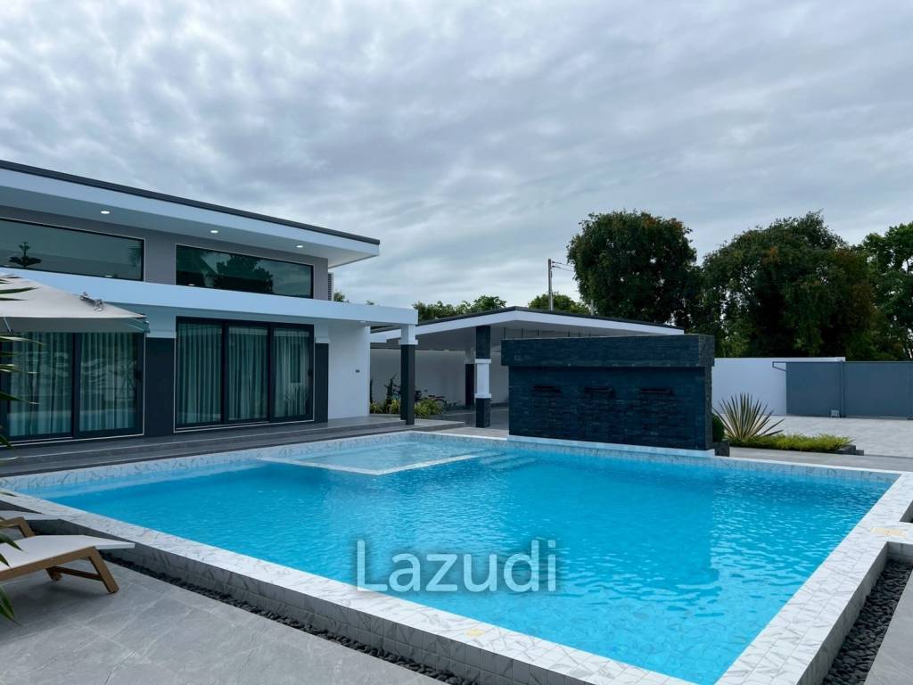 5 Bedrooms 7 Bathrooms 362 SQ.M. Villa In Mabprachan