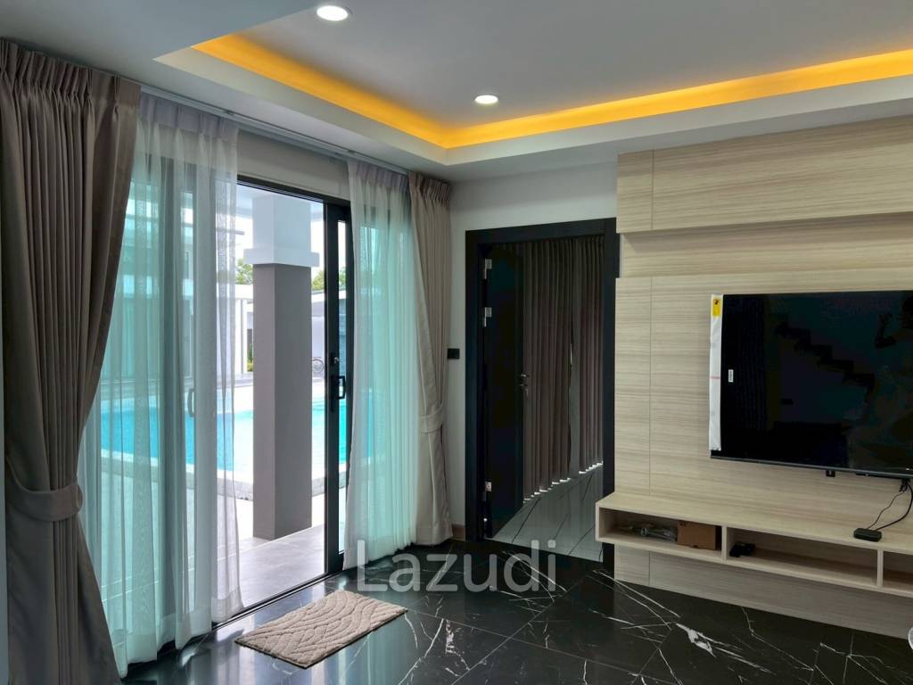 5 Bedrooms 7 Bathrooms 362 SQ.M. Villa In Mabprachan