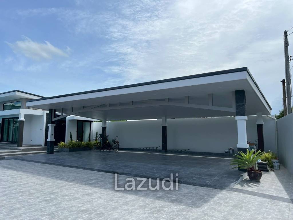 5 Bedrooms 7 Bathrooms 362 SQ.M. Villa In Mabprachan