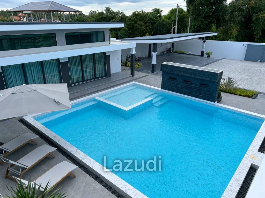 5 Bedrooms 7 Bathrooms 362 SQ.M. Villa In Mabprachan