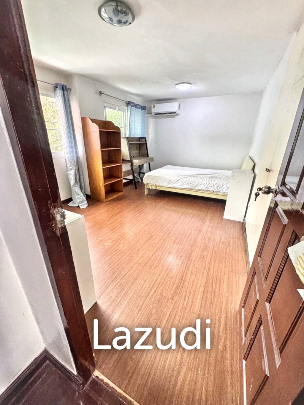 4 Bedroom 6 Bathroom 28 Sq.w Leo Classic Place