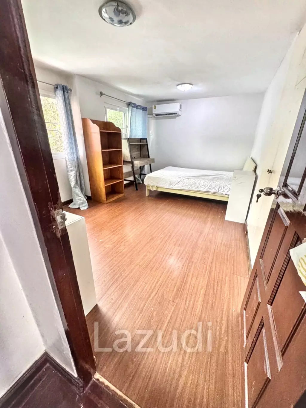 4 Bedroom 6 Bathroom 28 Sq.w Leo Classic Place