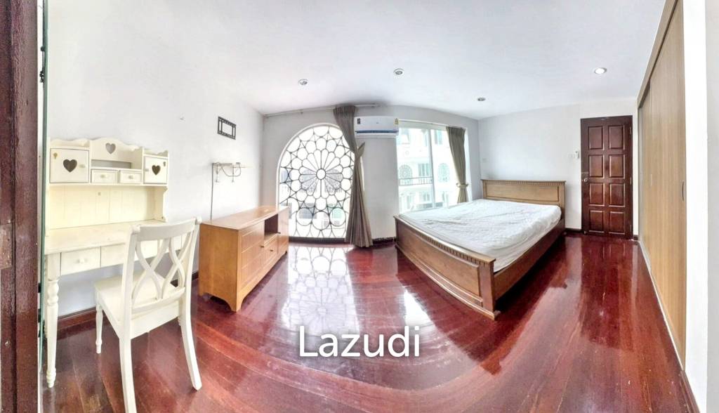 4 Bedroom 6 Bathroom 28 Sq.w Leo Classic Place