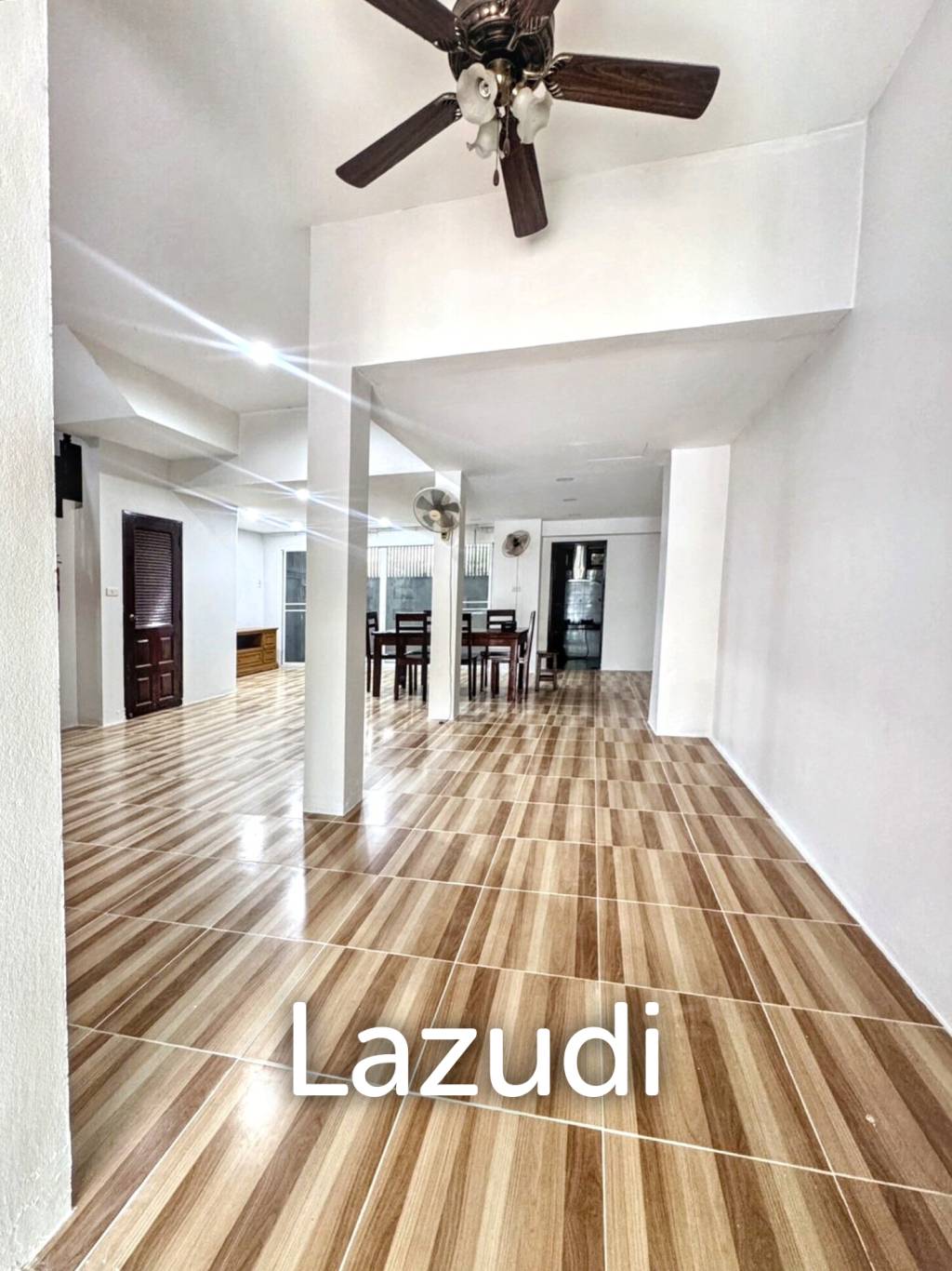 4 Bedroom 6 Bathroom 28 Sq.w Leo Classic Place